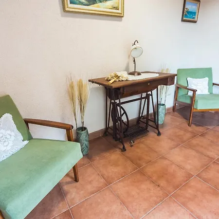 Albatros Old Town فندق